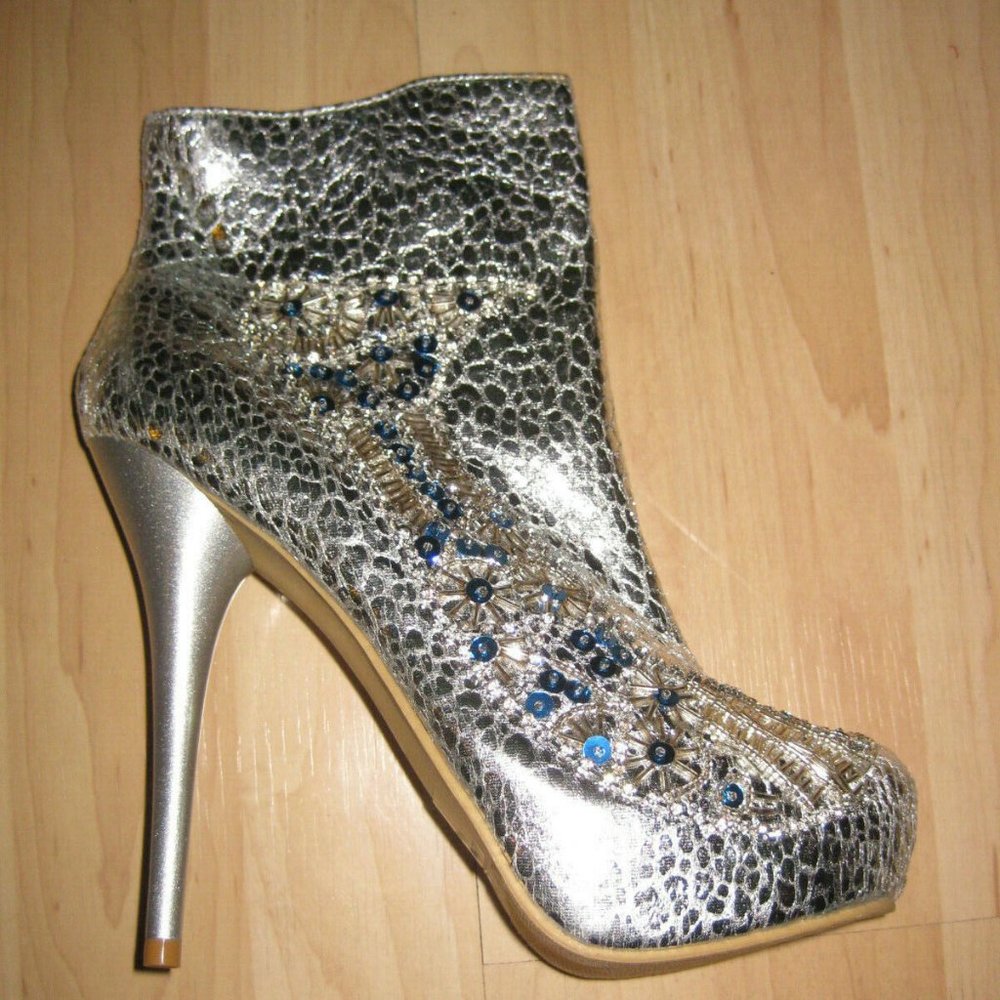 Celeste Succi-03 Silver Ankle Boots Stiletto Beads Blue Sequins NIB Size 8